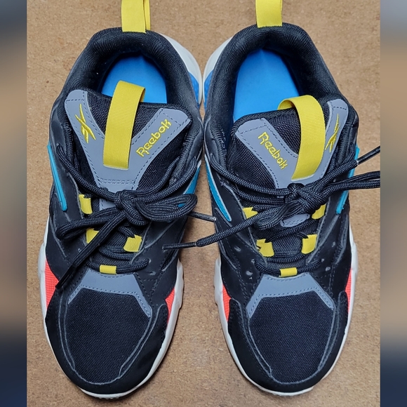 Reebok Aztrek Double Nu Pops Sneaker - Picture 6 of 11